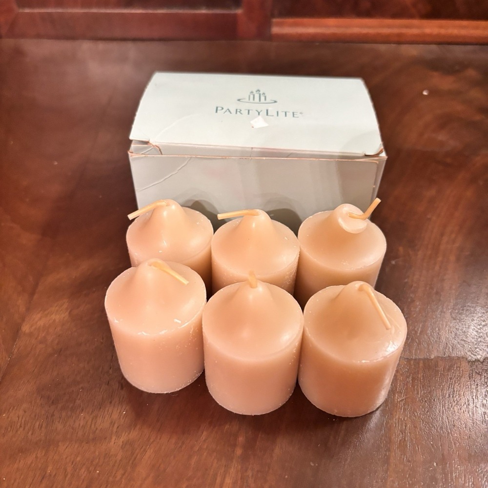 PartyLite Creme Caramel Votive Candles 6-Piece Tan‎ Scented Candle Set